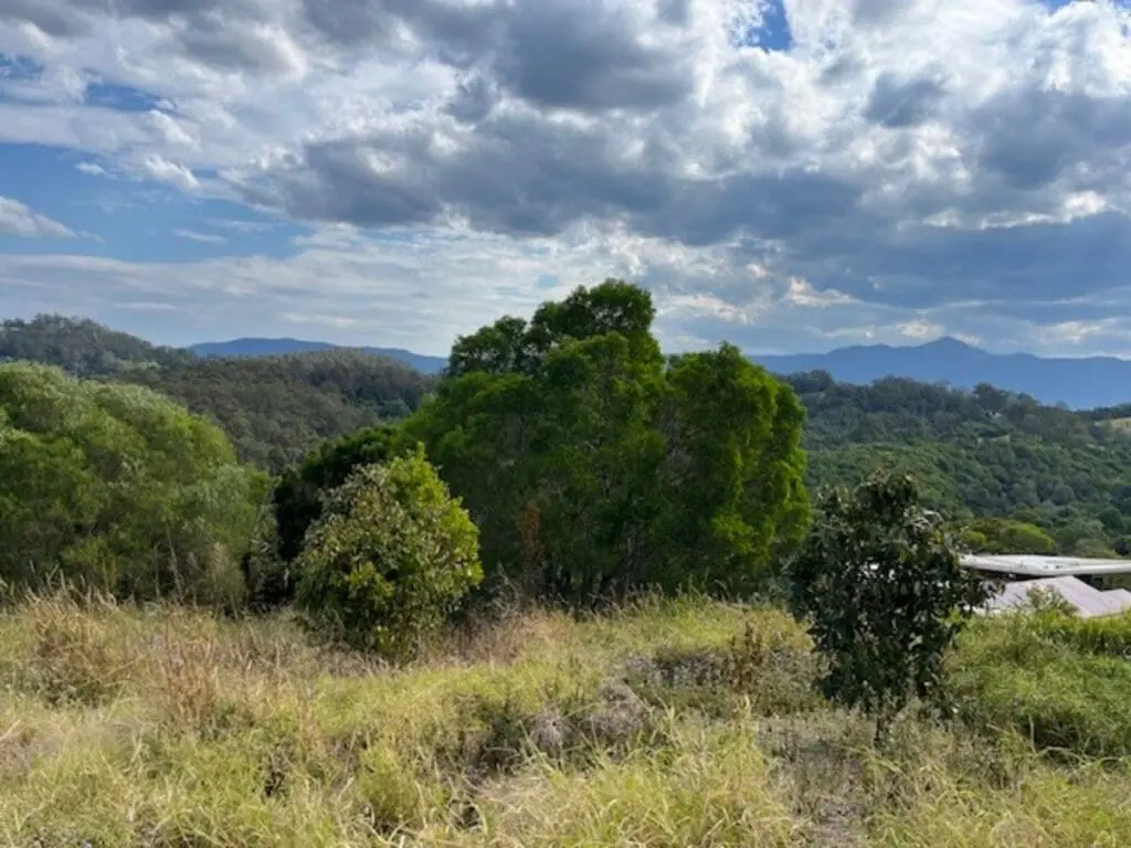 10 Highlander Court, Clear Mountain - Thumbnail 2