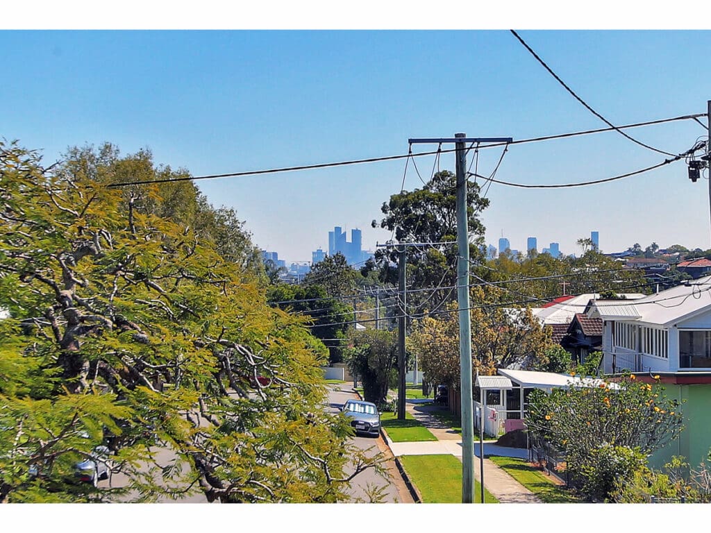1/14 Crump Street, Holland Park West - Thumbnail 3