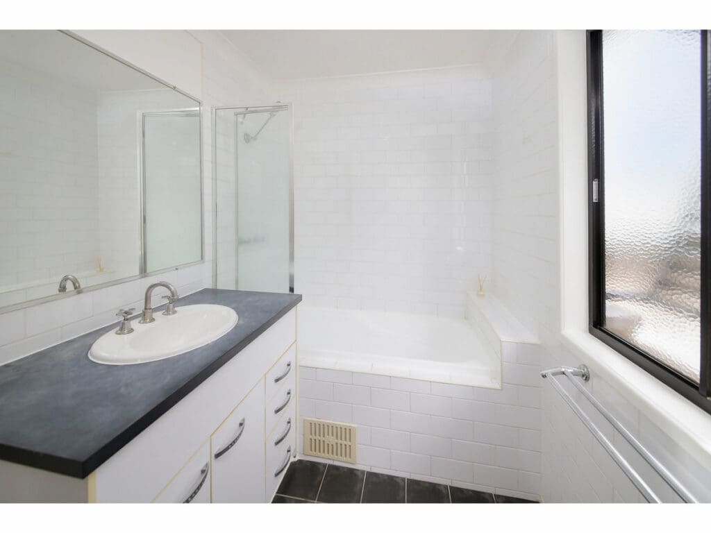 13/7-11 Cardross Street, Yeronga - Thumbnail 8