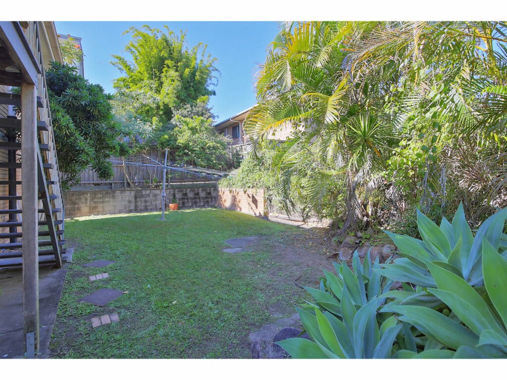 2/22 Taunton Street, Annerley - Image 1
