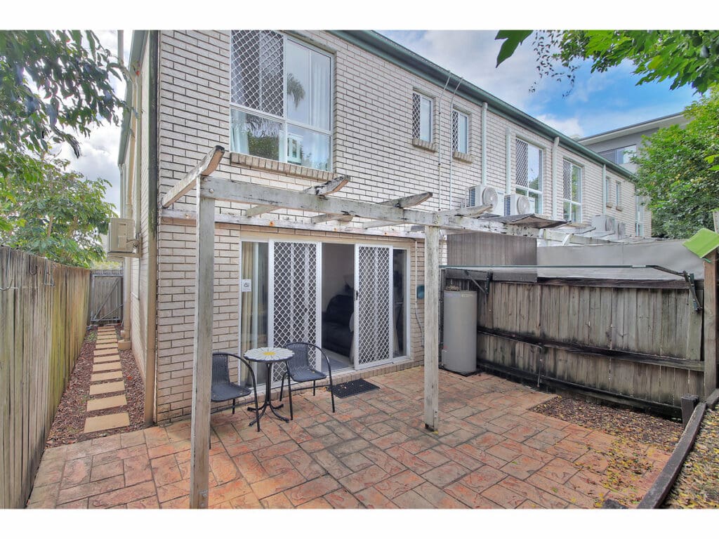 3/8 Grosvenor Street, Yeerongpilly - Thumbnail 3