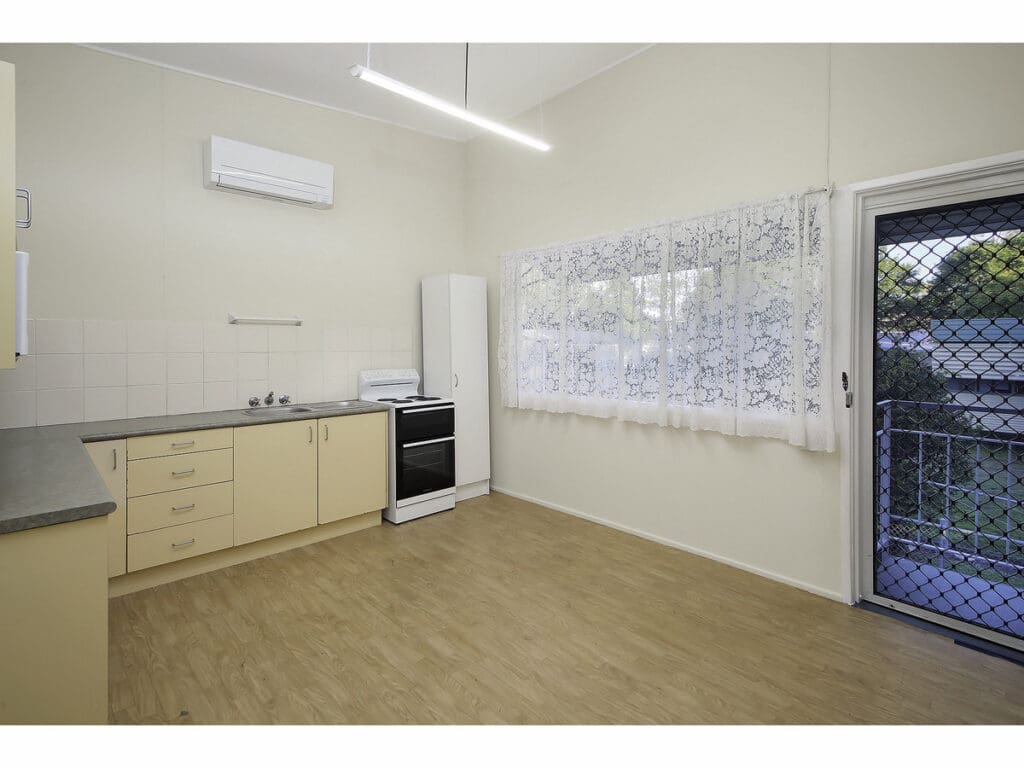 27 Glenwood Street, Chelmer - Thumbnail 8