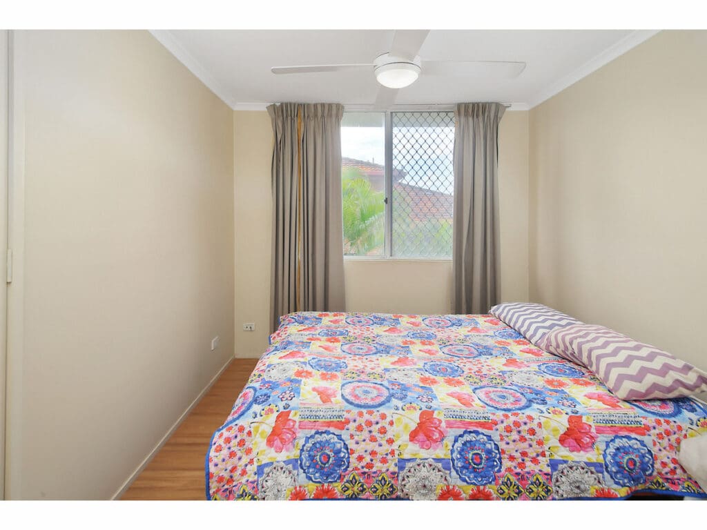 4/30 Walter Street, Holland Park West - Thumbnail 5