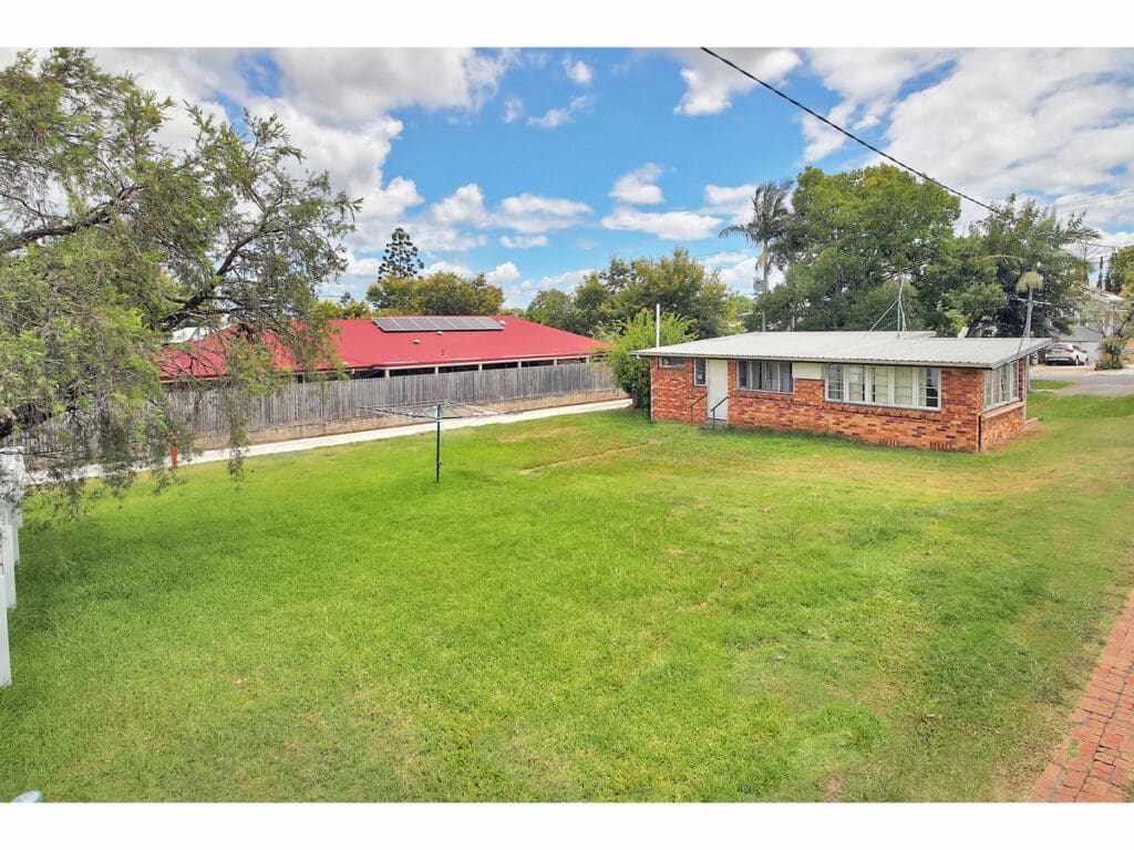 52 Harlen Road, Salisbury - Thumbnail 3