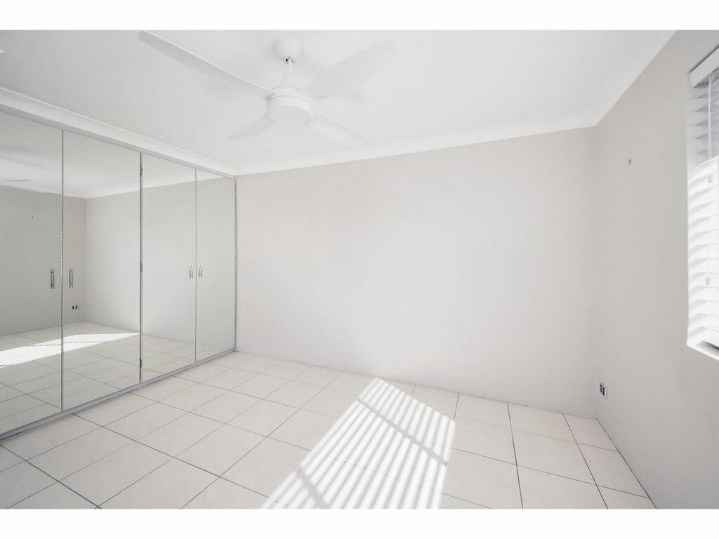 6/17 Logan Street, Greenslopes - Thumbnail 8