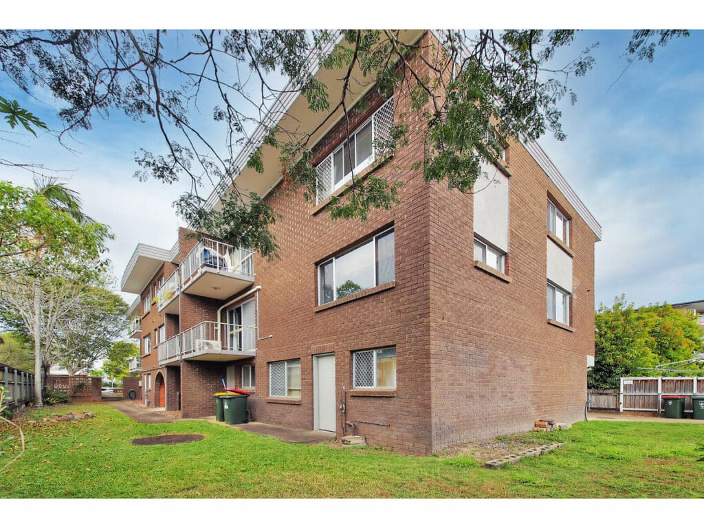 6/32 Hood Street, Sherwood - Thumbnail 2