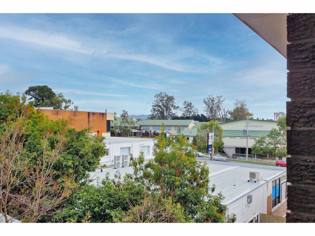 6/32 Hood Street, Sherwood - Thumbnail 3