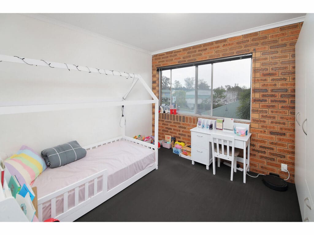 6/32 Hood Street, Sherwood - Thumbnail 5